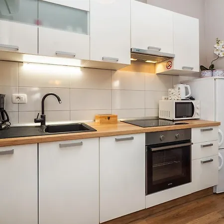 Queen Teuta In The Heart Of Historical Heritage Split