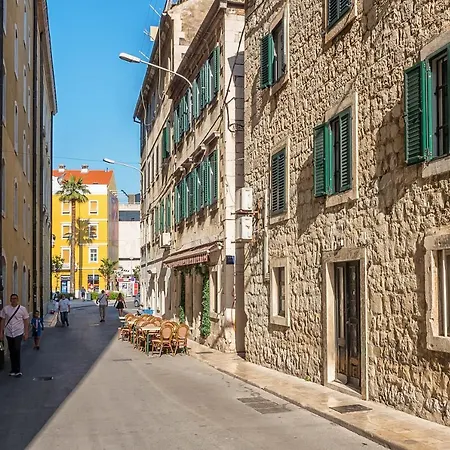 Queen Teuta In The Heart Of Historical Heritage Apartment