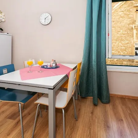 Apartman Queen Teuta In The Heart Of Historical Heritage *
