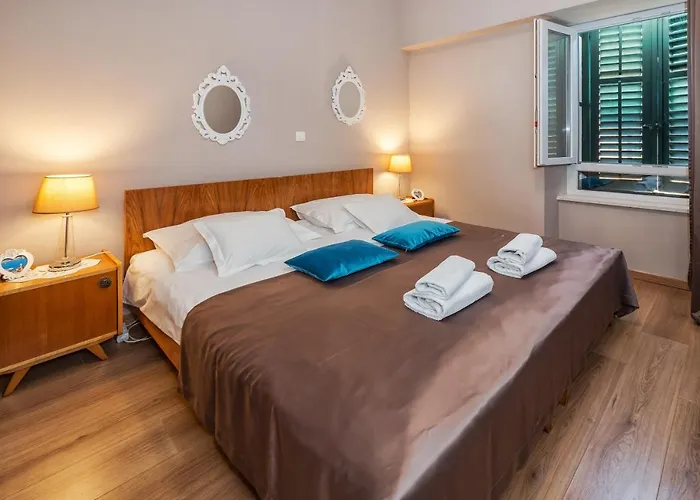 Queen Teuta In The Heart Of Historical Heritage * Split