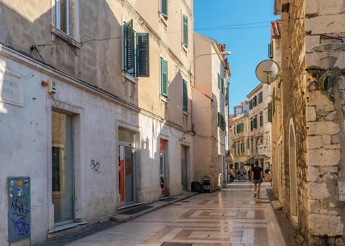 Queen Teuta In The Heart Of Historical Heritage * Split