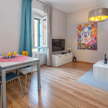 Queen Teuta In The Heart Of Historical Heritage Διαμέρισμα *